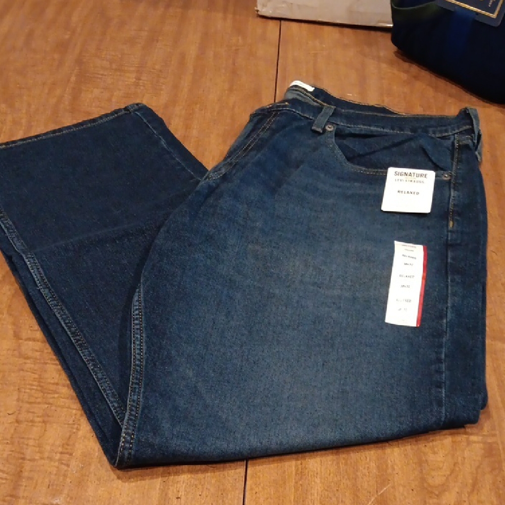 Signature by Levi Strauss Men's Dark Blue Relaxed Jeans